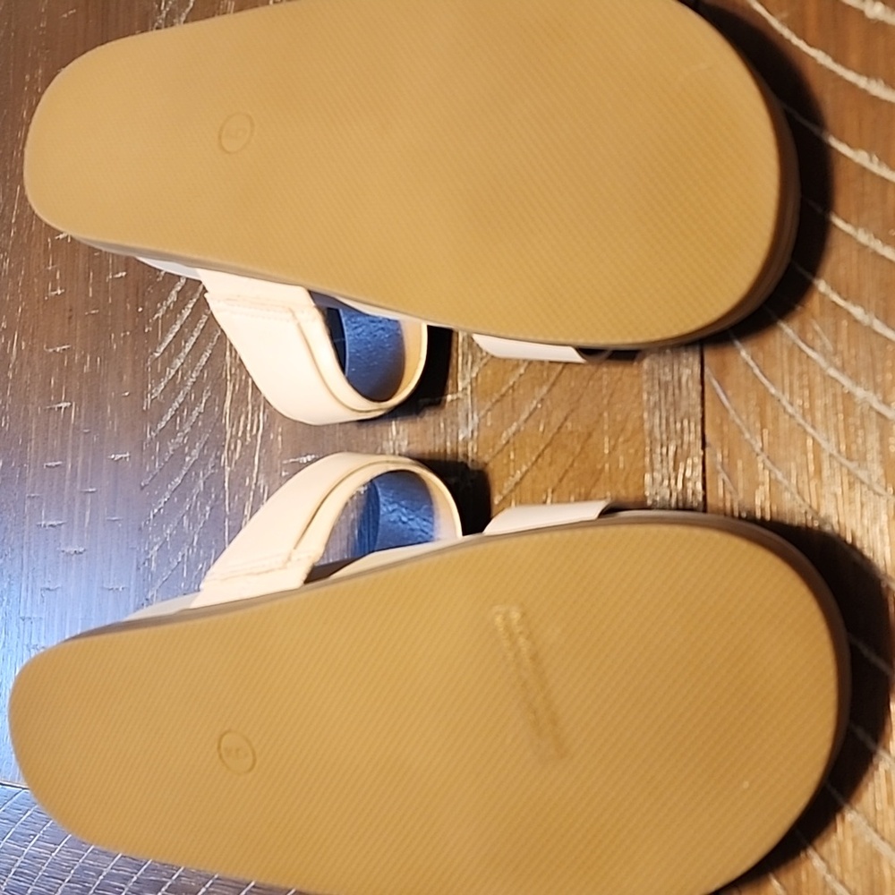 Dolce Vita DV White Slide Sandals W/ Silver Buckle NIB Women's 9 - Picture 4 of 7